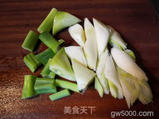 葱烧茧蛹的做法步骤：4