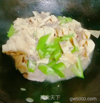 尖椒干豆腐的做法步骤：6