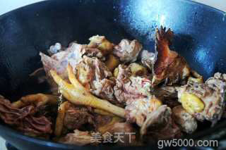 小鸡炖粉条的做法步骤：2