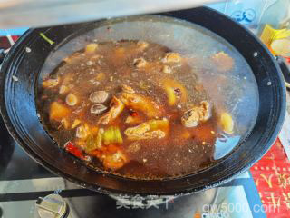 小鸡炖蘑菇的做法步骤：26