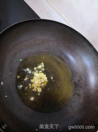 酸菜炒粉的做法步骤：3