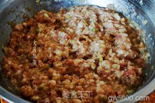 酸菜猪肉馅水饺的做法步骤：3