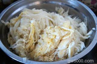 酸菜猪肉炖粉条的做法步骤：1
