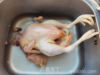 小鸡炖蘑菇的做法步骤：1