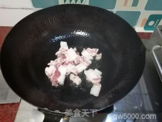 酸菜猪肉炖粉条的做法步骤：3