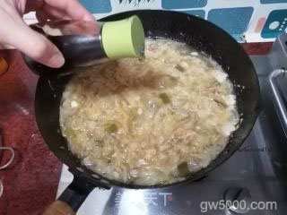 酸菜猪肉炖粉条的做法步骤：13