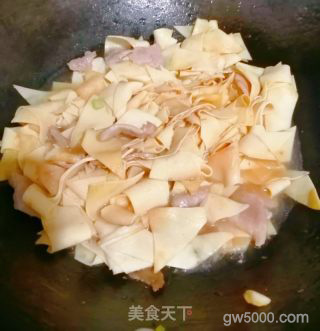 尖椒干豆腐的做法步骤：5