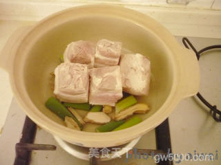 东坡肉的做法步骤：6