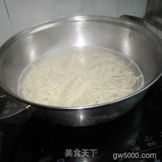 热干面的做法步骤：4