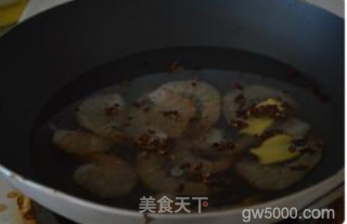 油闷大虾的做法步骤：1