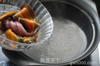 一个小窍门做出醇厚而又鲜香的“酸辣味”——家常【鳝鱼粉丝煲】的做法步骤：2
