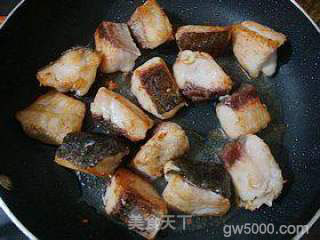 佐酒下饭两相宜-------【香煎糍粑鱼】的做法步骤：7