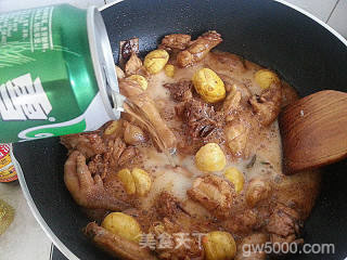 家庭制作板栗烧仔鸡的做法步骤：9