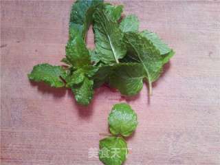 薄荷特饮的做法步骤：2