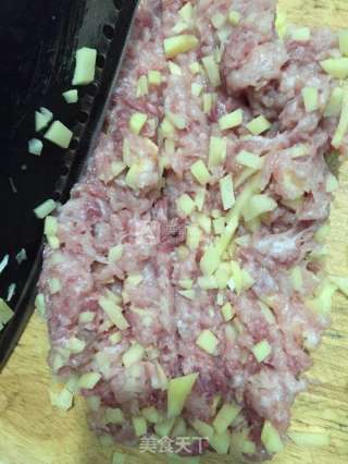 土豆珍珠肉丸的做法步骤：2