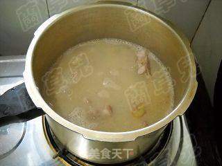 家常莲藕排骨汤的做法步骤：9