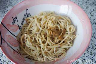一碗热干面，唤醒早餐味蕾的做法步骤：4