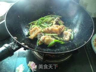 红苔菜煮鱼的做法步骤：9
