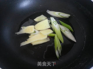 家庭制作板栗烧仔鸡的做法步骤：3