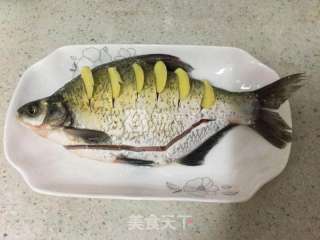 清蒸武昌鱼的做法步骤：2