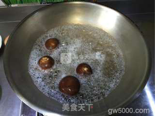 香菇板栗鸡腿煲的做法步骤：5