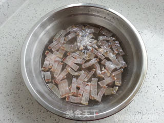 怀旧版完美搭配-最高境界米饭杀手藜蒿炒腊肉的做法步骤：7