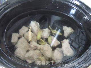 排骨莲藕汤的做法步骤：4