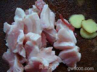茄干粉蒸肉的做法步骤：2