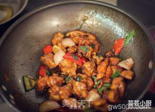 【芸芸小厨】三杯鸡的做法步骤：6