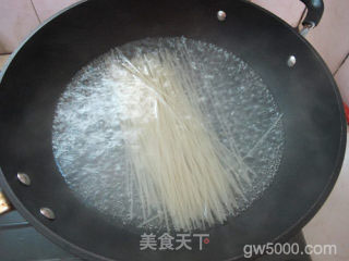 南昌炒米粉的做法步骤：3