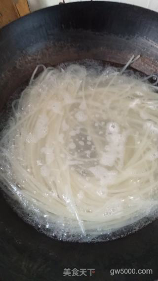拌米粉的做法步骤：1