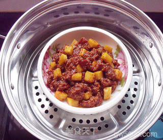 土豆粉蒸肉的做法步骤：10