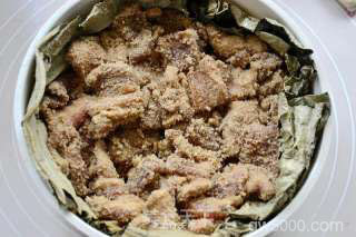 五香荷叶粉蒸肉的做法步骤：4