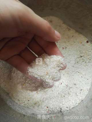 南瓜版米粉蒸肉的做法步骤：3