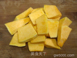 南瓜粉蒸肉的做法步骤：2