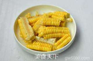 虫草干贝玉米汤的做法步骤：3