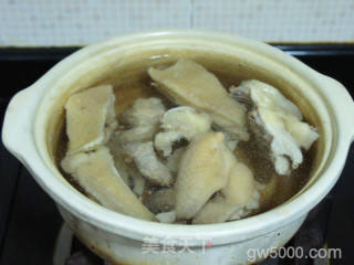 虫草花参鸡汤的做法步骤：4