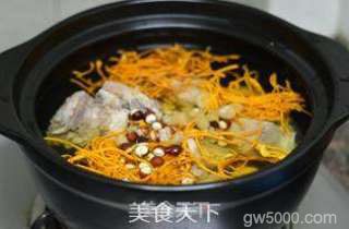 虫草干贝玉米汤的做法步骤：6