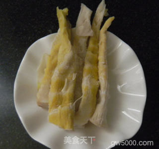 油焖笋的做法步骤：1