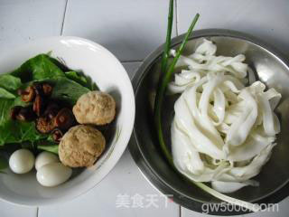 简单美味的早餐-----三鲜汤粉的做法步骤：1