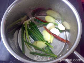 茄汁三杯鸡的做法步骤：2