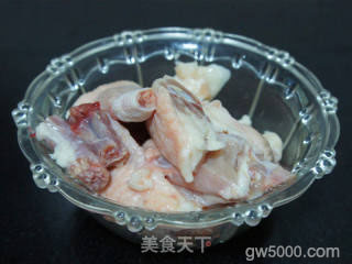 虫草花参鸡汤的做法步骤：1