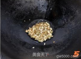 自制浓郁江西风味咸香下饭的猪肉田螺辣椒酱的做法步骤：5