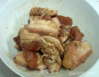 南瓜粉蒸肉的做法步骤：1