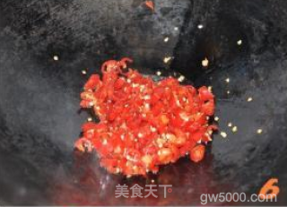 自制浓郁江西风味咸香下饭的猪肉田螺辣椒酱的做法步骤：6