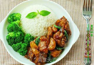 用九层塔点亮名菜的醇香诱人-----三杯鸡饭的做法步骤：9