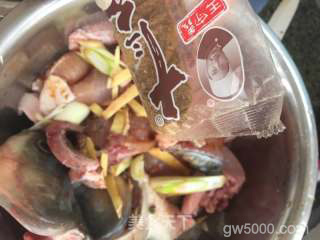 麻辣鲜香酸菜鱼的做法步骤：11