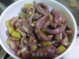 泡椒鸭胗的做法步骤：6