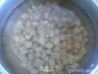 魔芋腊肉炒豌豆的做法步骤：1