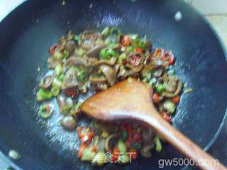 泡椒鸭胗的做法步骤：9